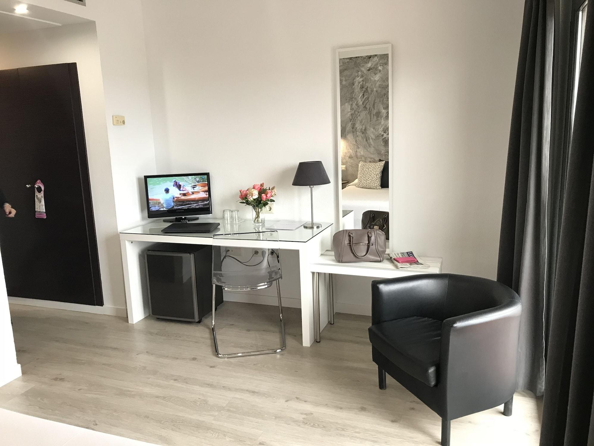 Hotel Restaurant Bon Retorn Figueres  Eksteriør bilde