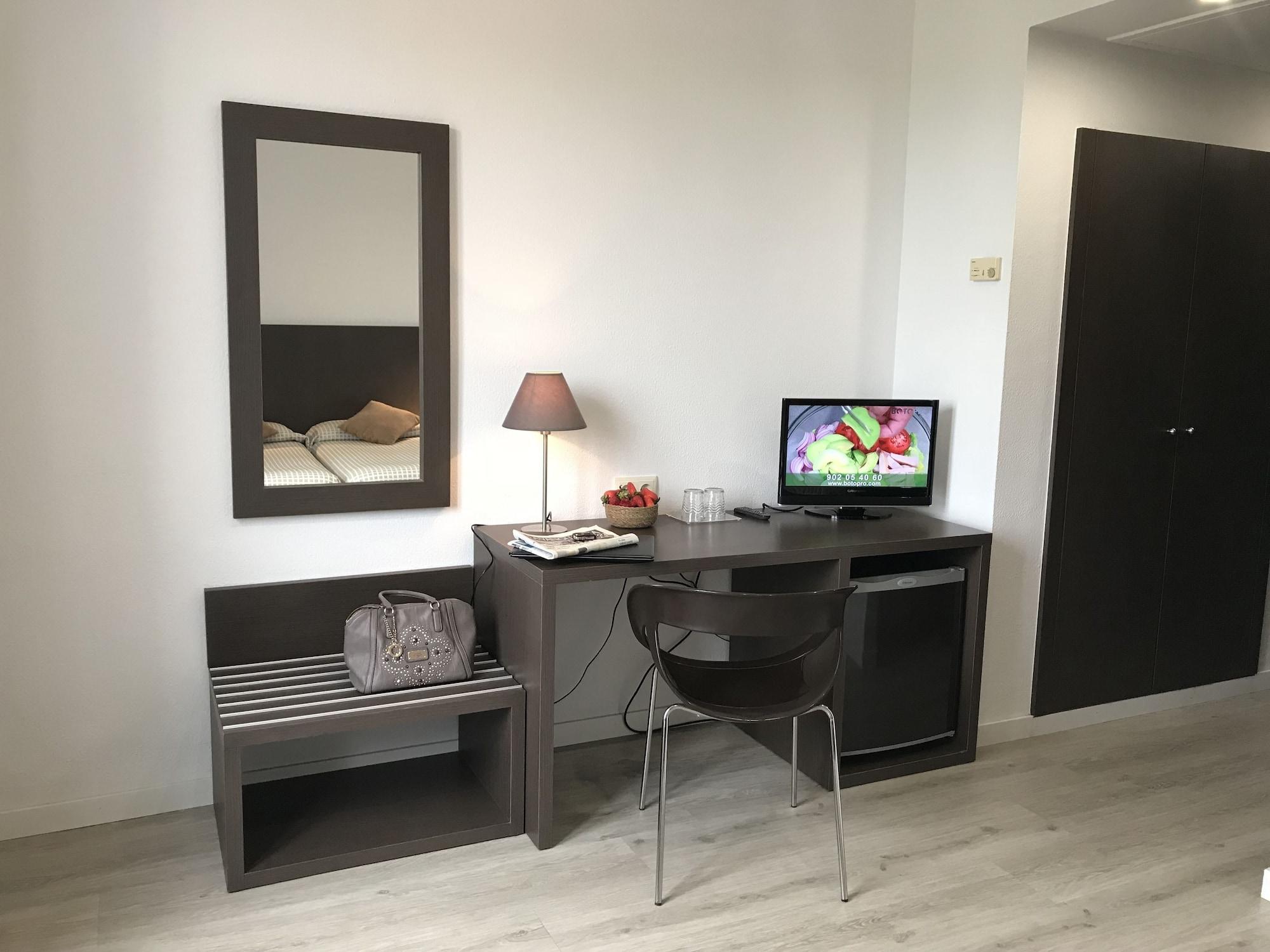 Hotel Restaurant Bon Retorn Figueres  Eksteriør bilde