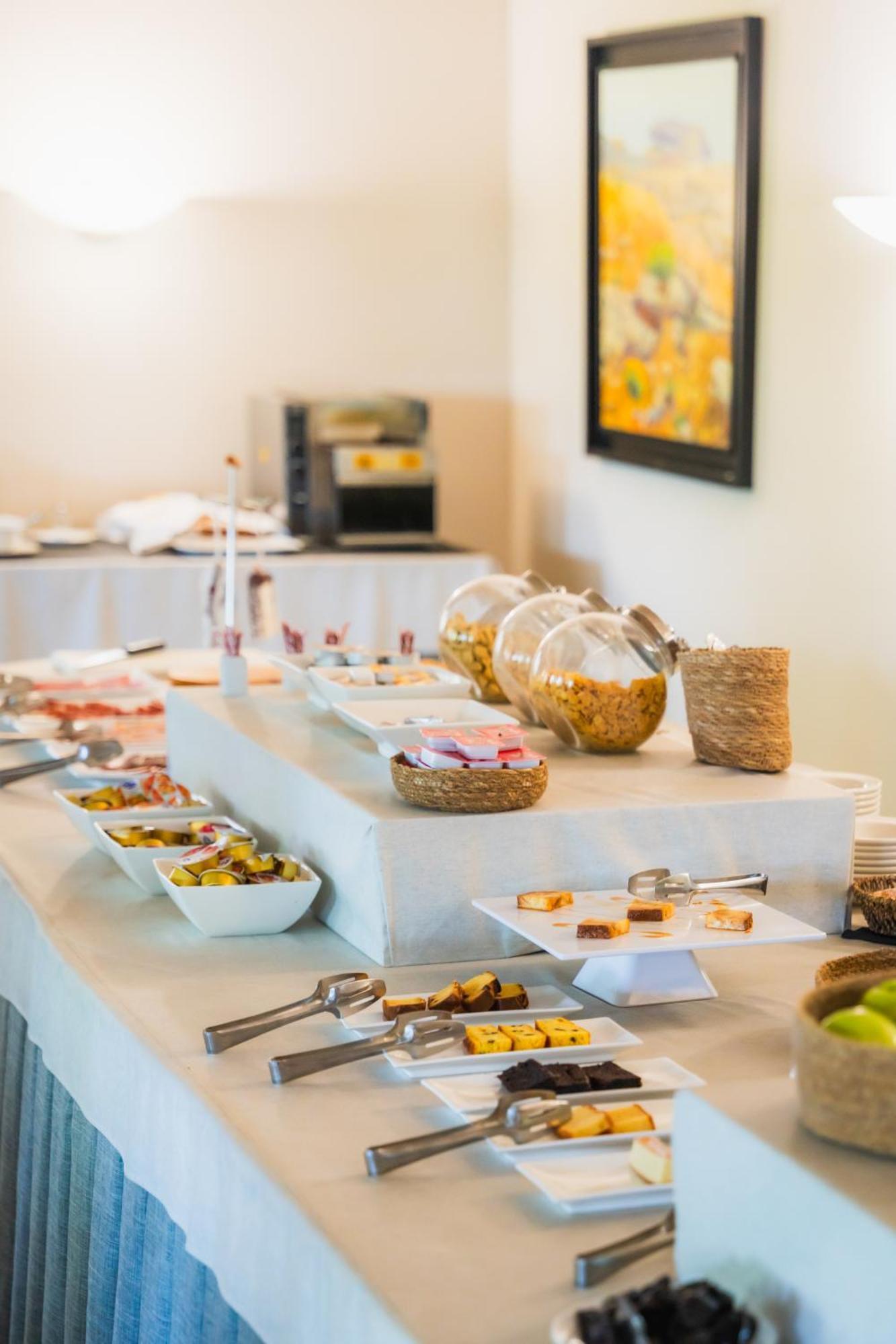 Hotel Restaurant Bon Retorn Figueres  Eksteriør bilde