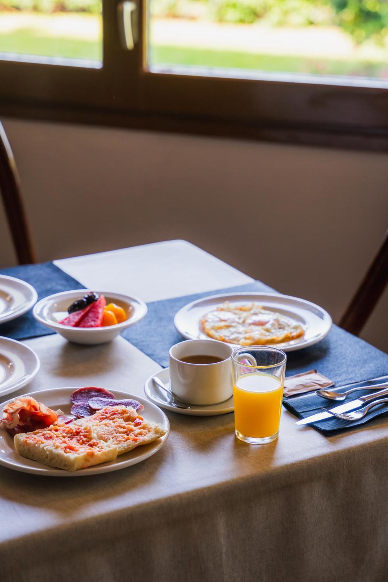 Hotel Restaurant Bon Retorn Figueres  Eksteriør bilde